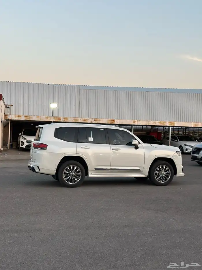 تويوتا لاندكروزر 8
