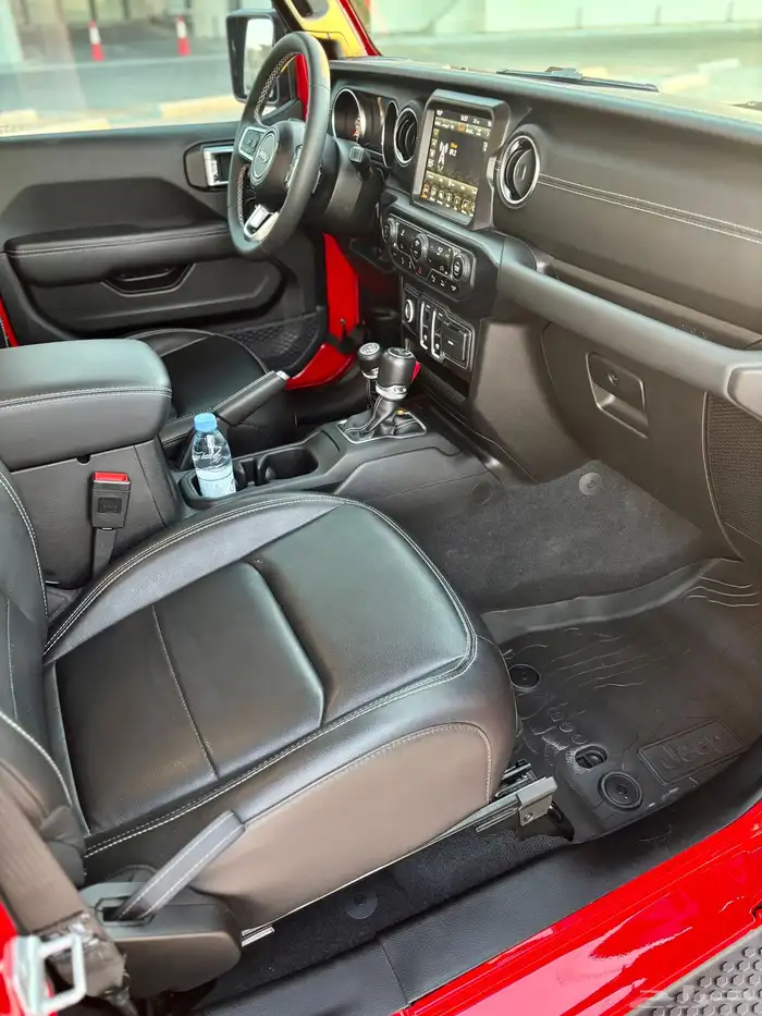 جيب رانجلر 6 سلندر بحالة الوكالة 2023 11