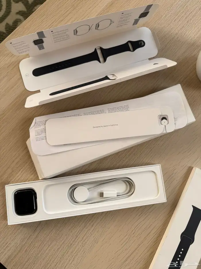 ساعة ابل se مقاس 44 2