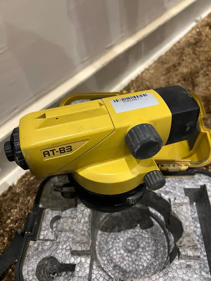 جهاز ميزان مساحة من شركة Topcon 1