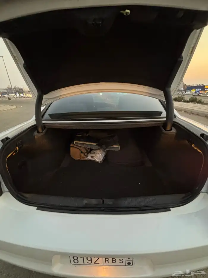 للبيع تشارجر 2014 فل هاوس V8 ابيض لؤلؤي مالك اول 40