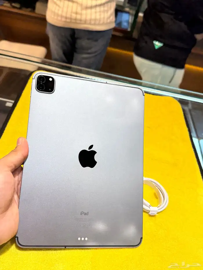 آيباد برو 256 قيقاء بشريحة 2020 نضيف وكالة مادخل صيانة 1