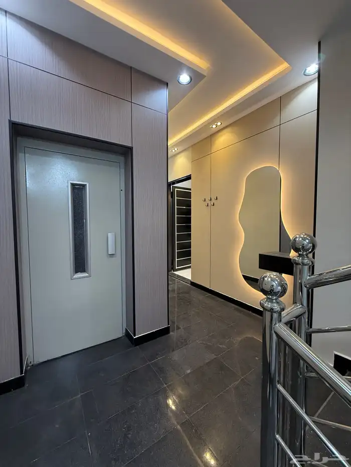 للبيع ارواف علويه 9 غرف وشقق ارضيه ببايكة سيارة درة الموسي 22