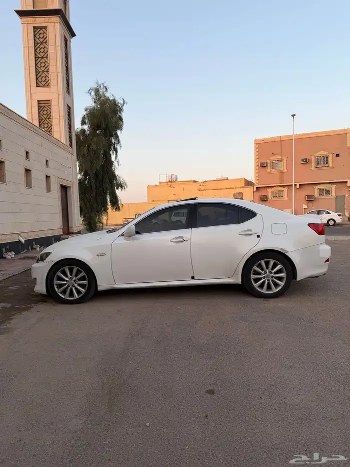لكزس is300 موديل 2008 مفحوص ومجدد السعر 15 الف قابل للتفاوض 7