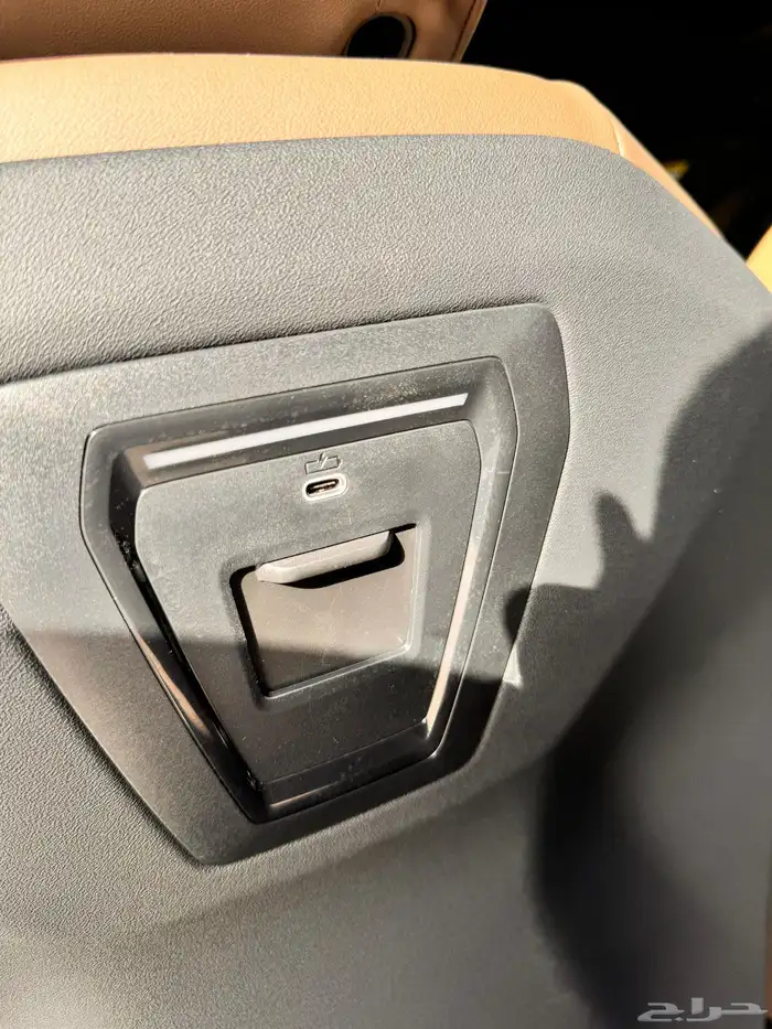 بي ام دبليو 520i M Kit على الضمان والصبانة المجانية 37