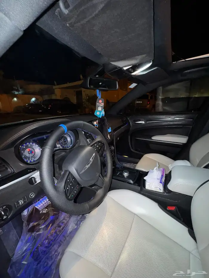 كرايزلر c300s نظيفة مع لوحة مميزة 16