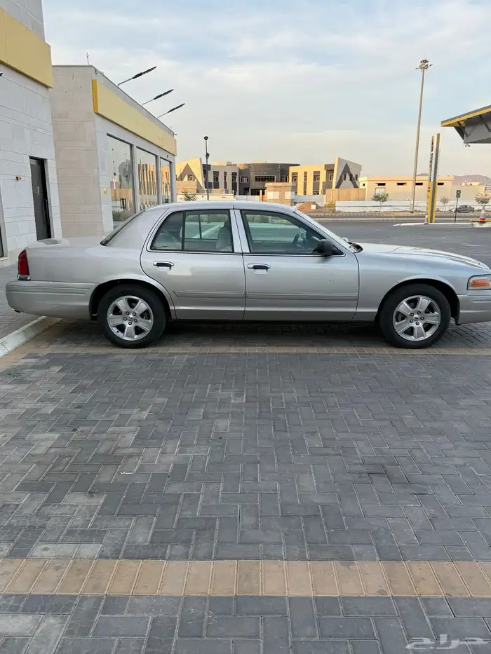 للبيع فورد 2010 مدني 2