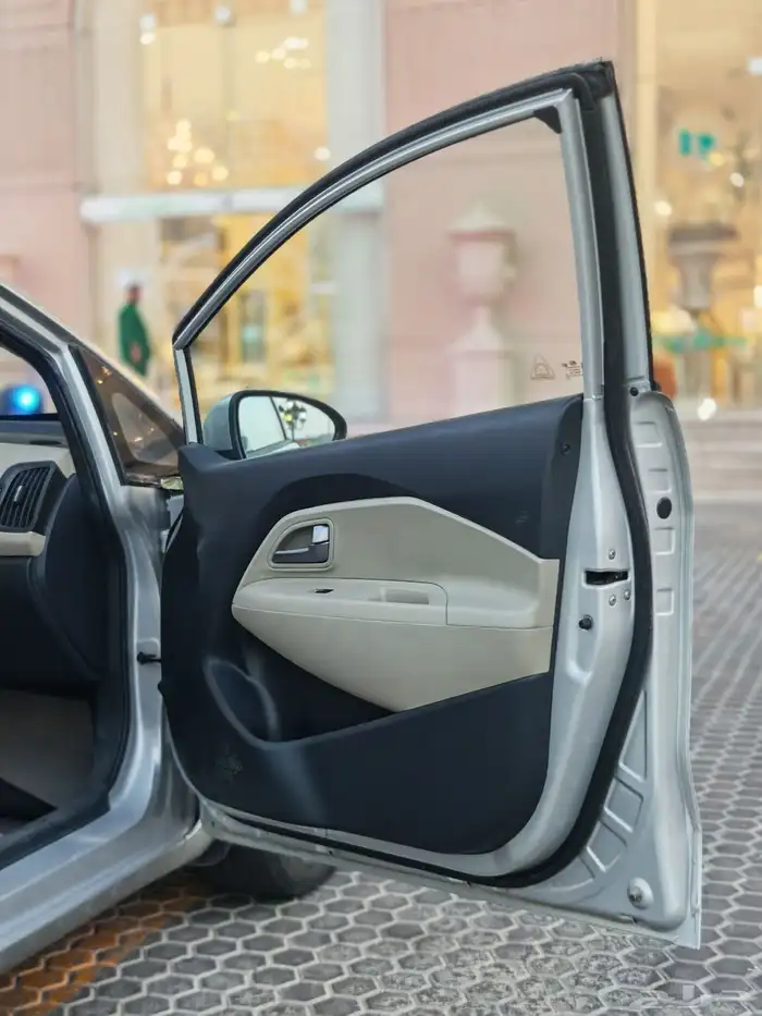 كيا ريو هاتشباك مخززن فل كامل 54