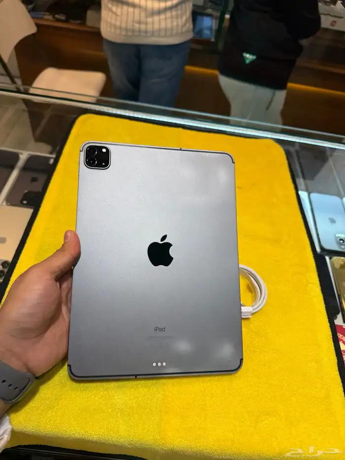 آيباد برو 256 قيقاء بشريحة 2020 نضيف وكالة مادخل صيانة 4