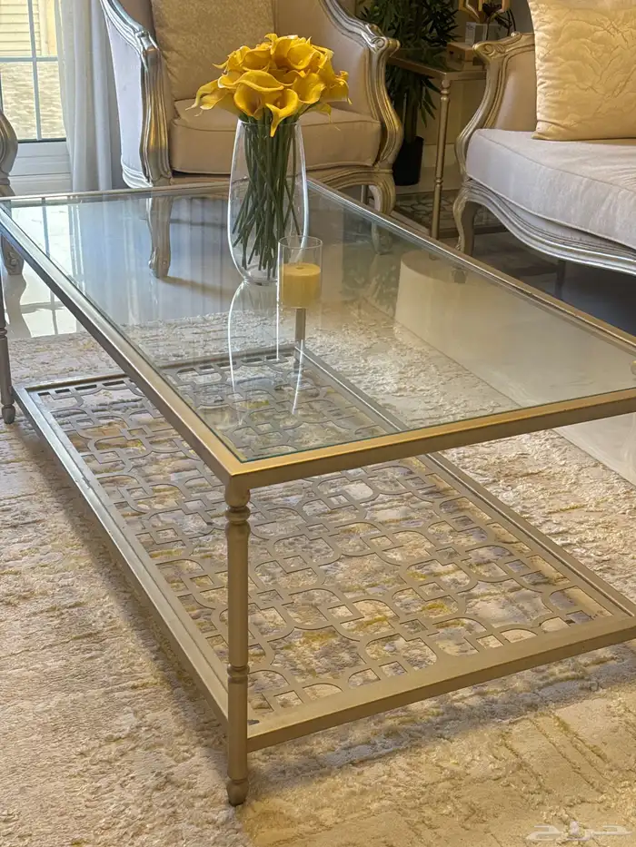 كنب كلاسيك وطقم طاولات 3