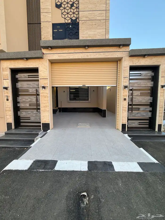 للبيع ارواف علويه 9 غرف وشقق ارضيه ببايكة سيارة درة الموسي 2