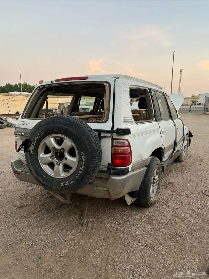 لاندكروزر مديل 2000 2