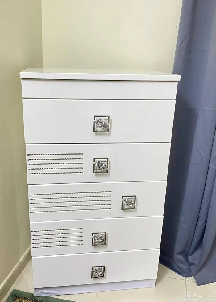 جزامه وغرفه نوم وطاوله بلازما وطقم غرفه الضيوف 2