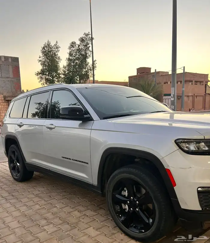 جيب جراند شيروكي 5