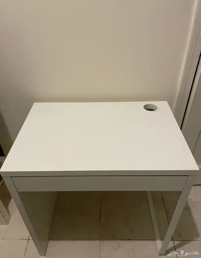 مكتب IKEA 2
