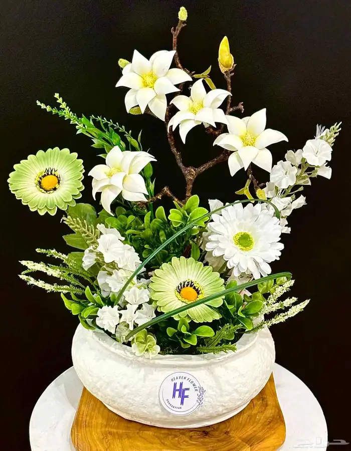 تنسيق فازة مع ورد صناعي 0