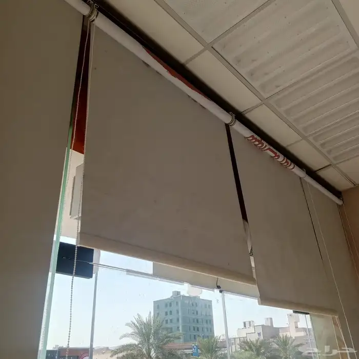 يوجد لدينا ستائر الرول طباعه وغير طباعه للمحلات والمعارض 4