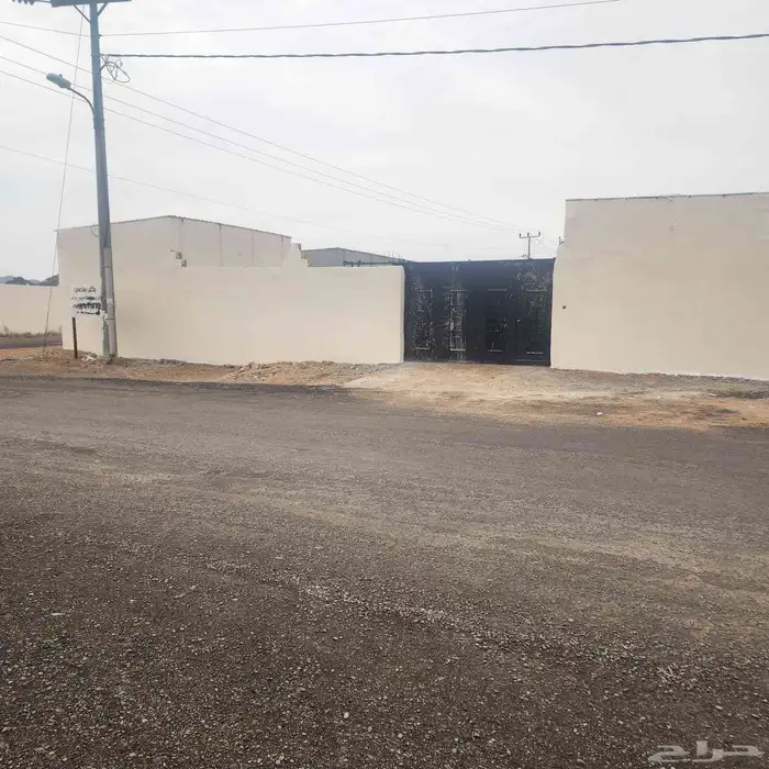 مستودع و سكن للعمال 1