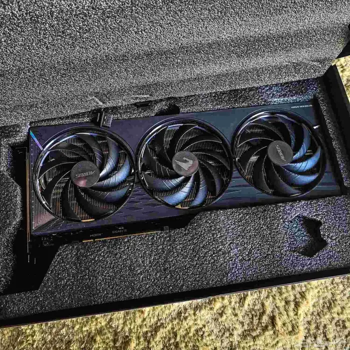 RTX 5060 8GB AROUOS ELITE 1