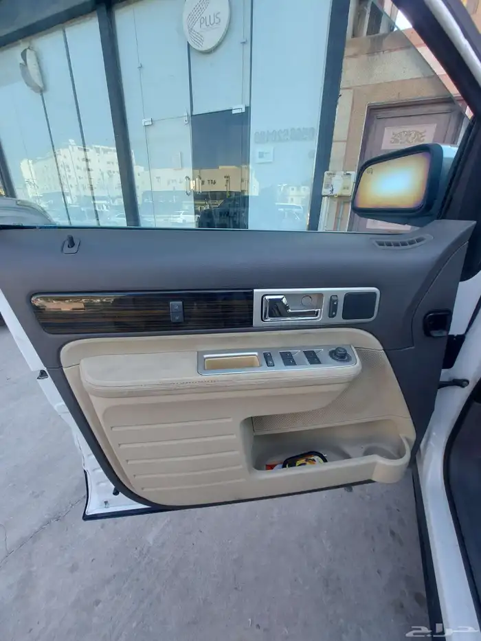 السلام عليكم ورحمة الله اعرض لكم سيارة فورد لينكولن MKX 2009 5