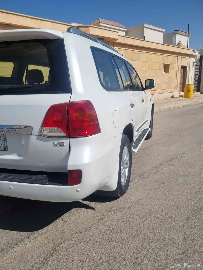 لاندكروزر 2015 9