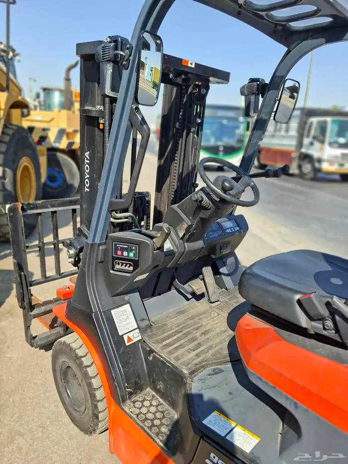 رافعة تويوتا 2 طن 2024 كهرباييه 3