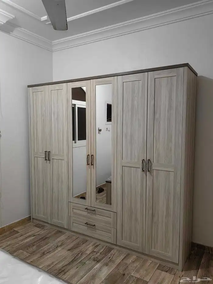 غرفة نوم شبه جديده استخدام قليل 1