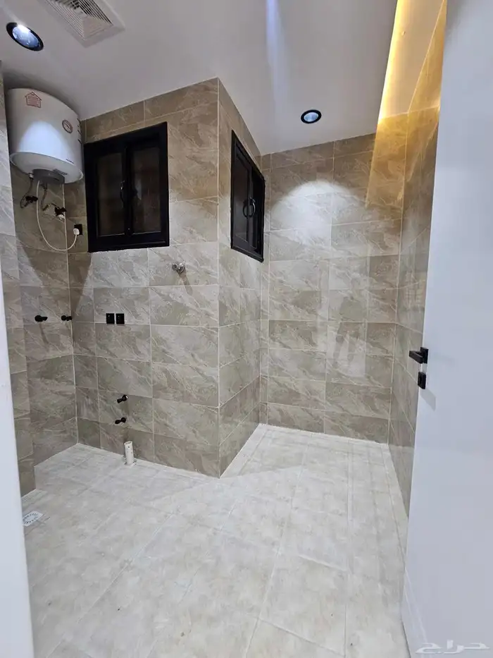 شقق علويه ب الموسي بجانب المدارس وجميع الخدمات 7