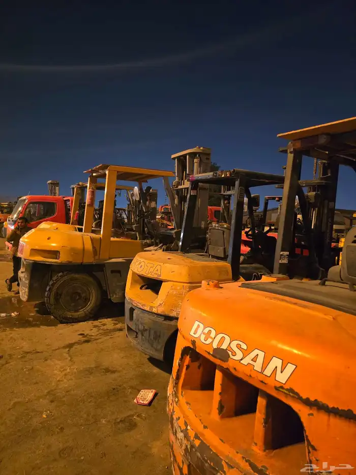 ايجار رافعات شوكيه فوركلفت رافعه شوكيه للايجار يومي شهري 1