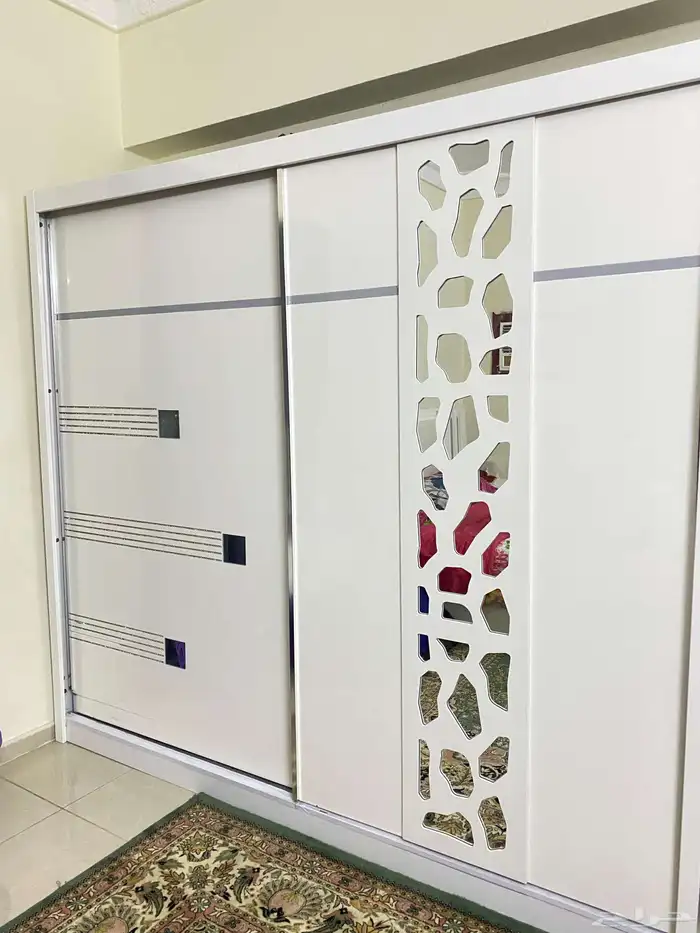 جزامه وغرفه نوم وطاوله بلازما وطقم غرفه الضيوف 3