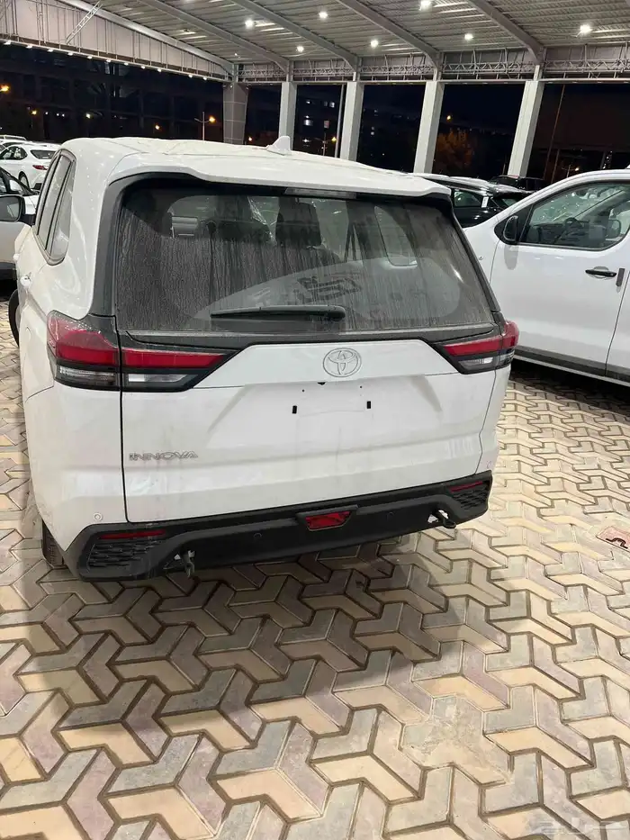 تويوتا انوفا GL 2.0 بنزين 2026 كاش وتقسيط 3