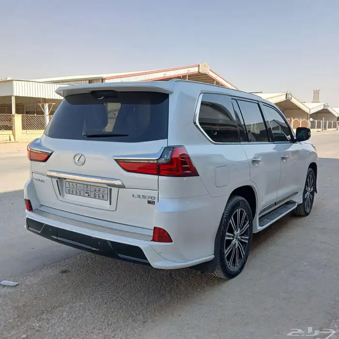 جيب لكزس LX570 S موديل 2016 سعودى - ممشى قليل 30
