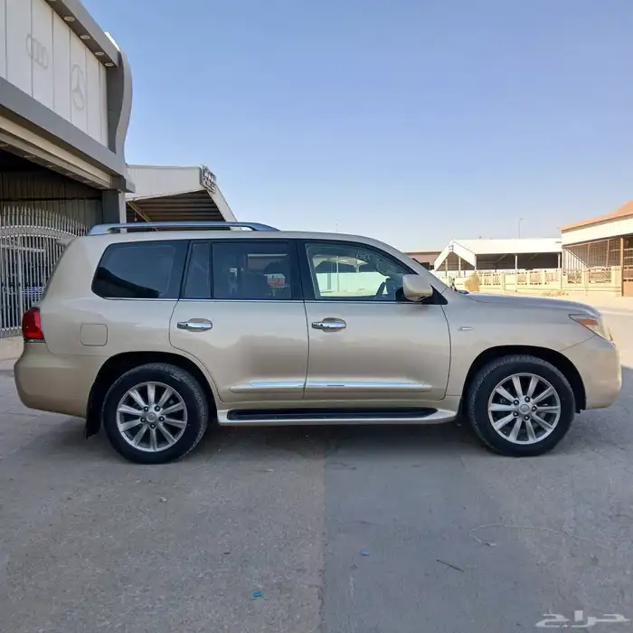 جيب لكزس LX 570 موديل 2009 - بريمى - ممشى قليل 6