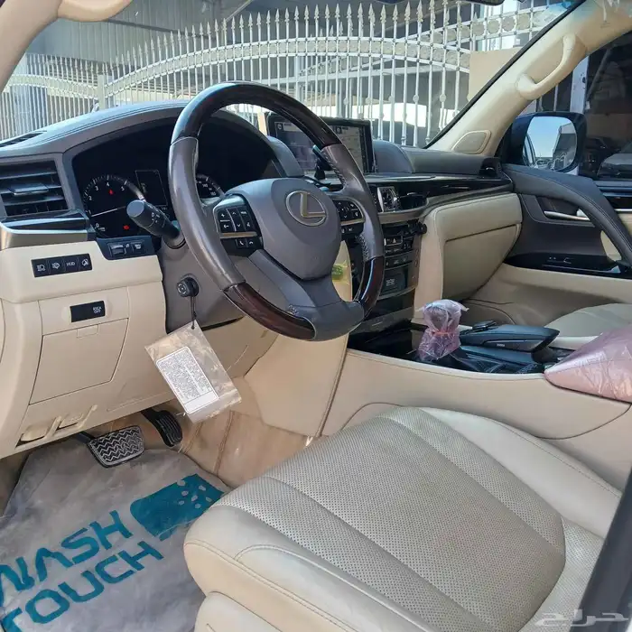 جيب لكزس LX570 S موديل 2016 سعودى - ممشى قليل 13