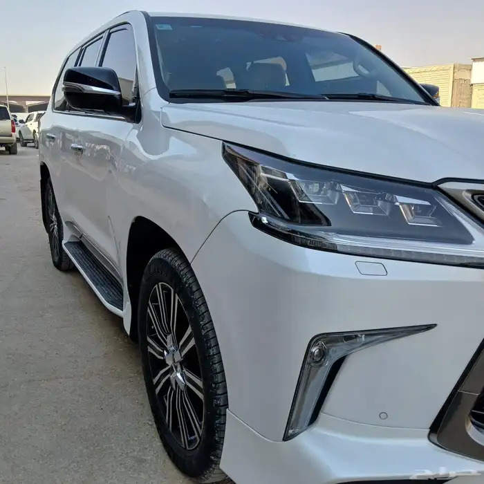 جيب لكزس LX570 S موديل 2016 سعودى - ممشى قليل 4