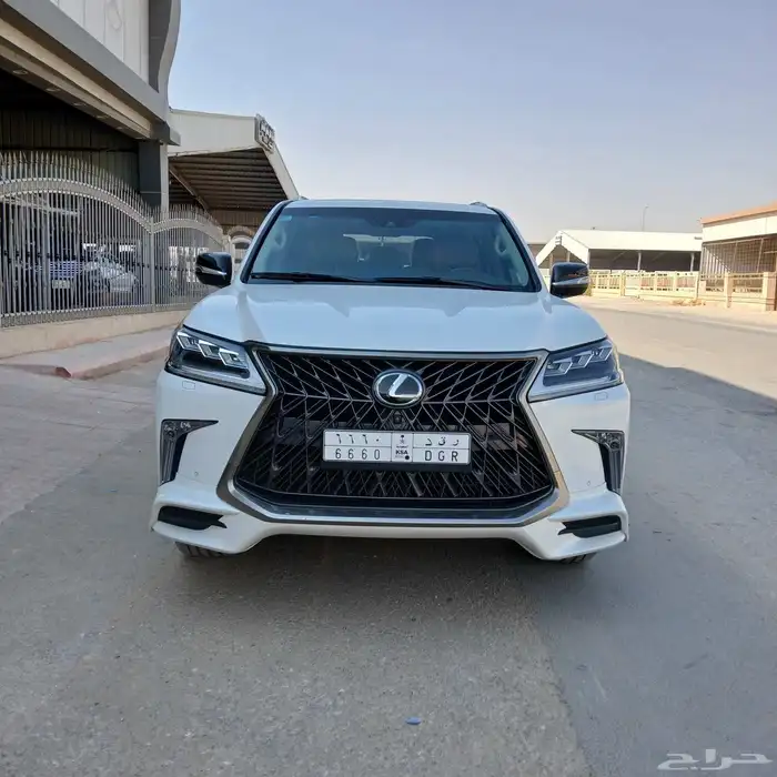 جيب لكزس LX570 S موديل 2016 سعودى - ممشى قليل 5