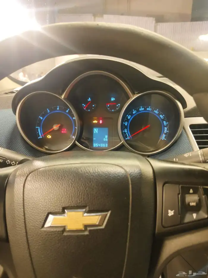 Chevrolet Cruze 2012 Ac ok engine is good ..body is good 7