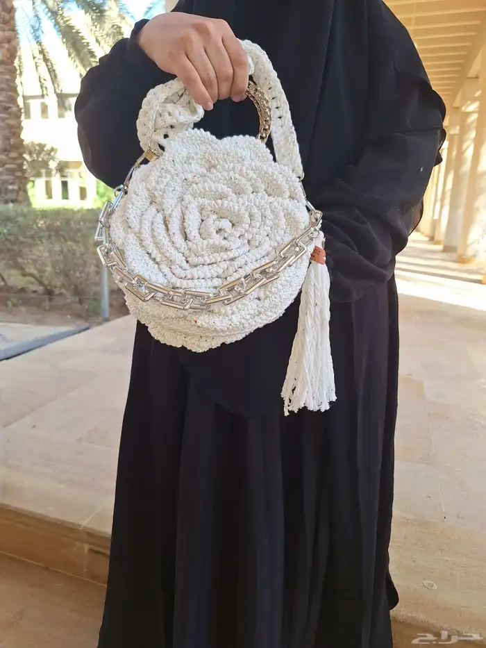 شنطة فلورال من الكروشيه 0