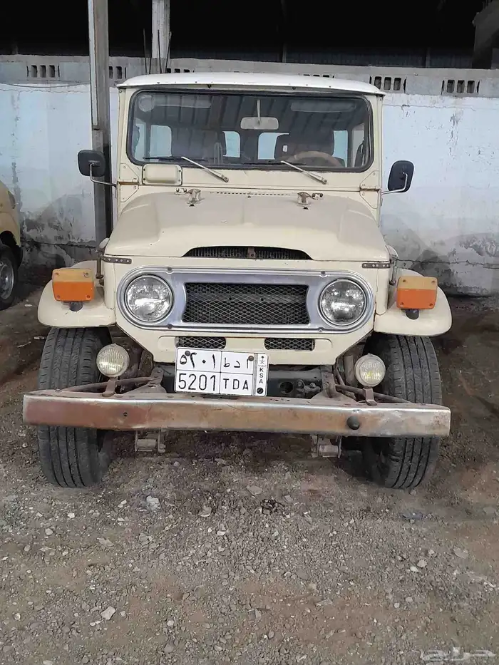 جيب ربع مصندق موديل 77 2