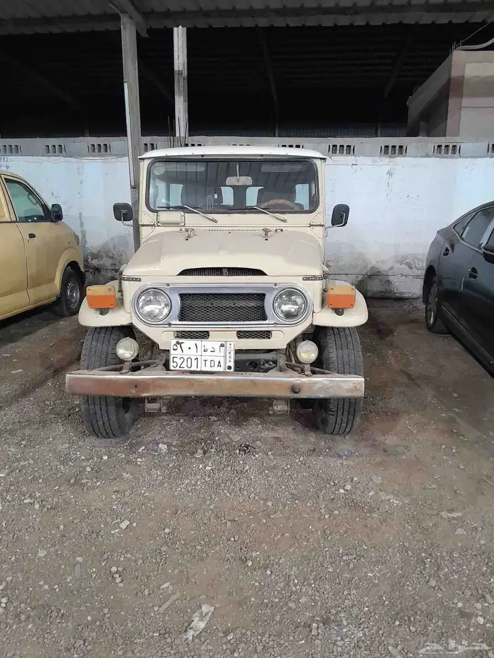 جيب ربع مصندق موديل 77 3