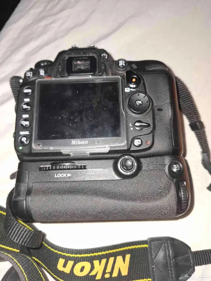 كاميرا نيكون d 7000مع لينس 18 105مع فلاش نيكون TT680n 0