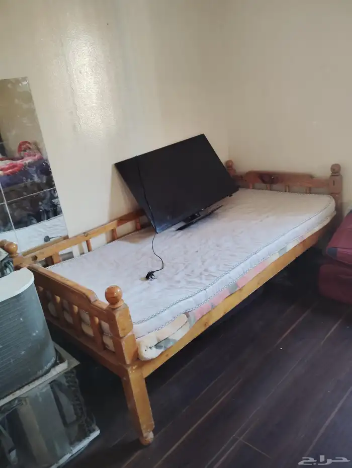 اجهزه للبيع وكذلك السرير 0