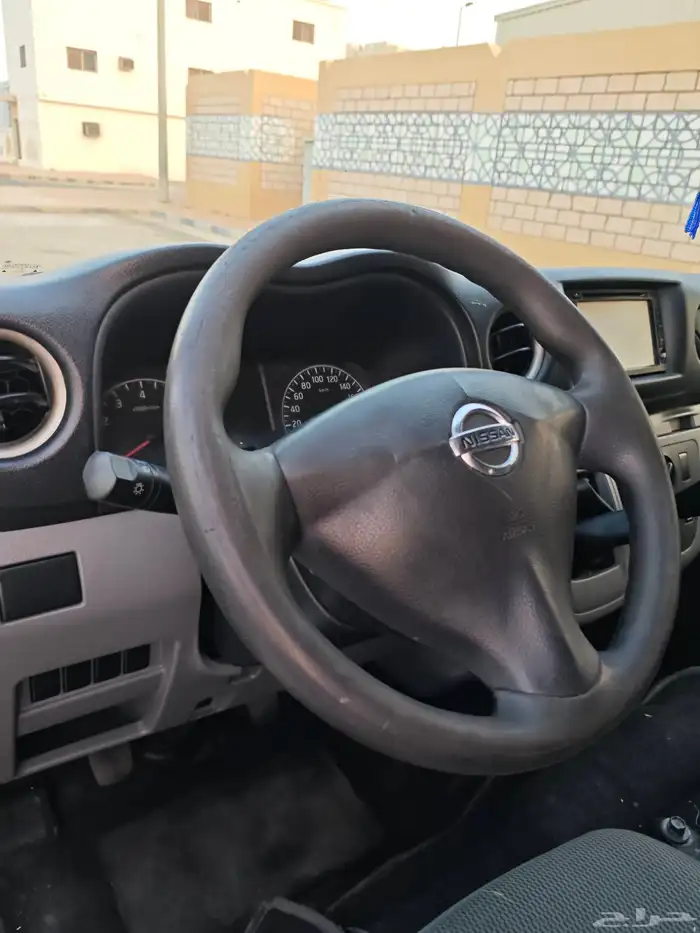 نيسان اورفان 2014 ركاب نظييف 19