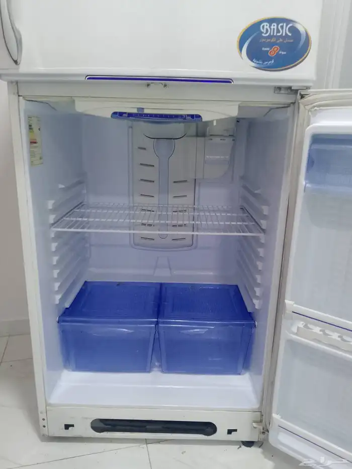 براد اصلي استعمال نظيف جدا لديه مشكلة التجميد فقط 7