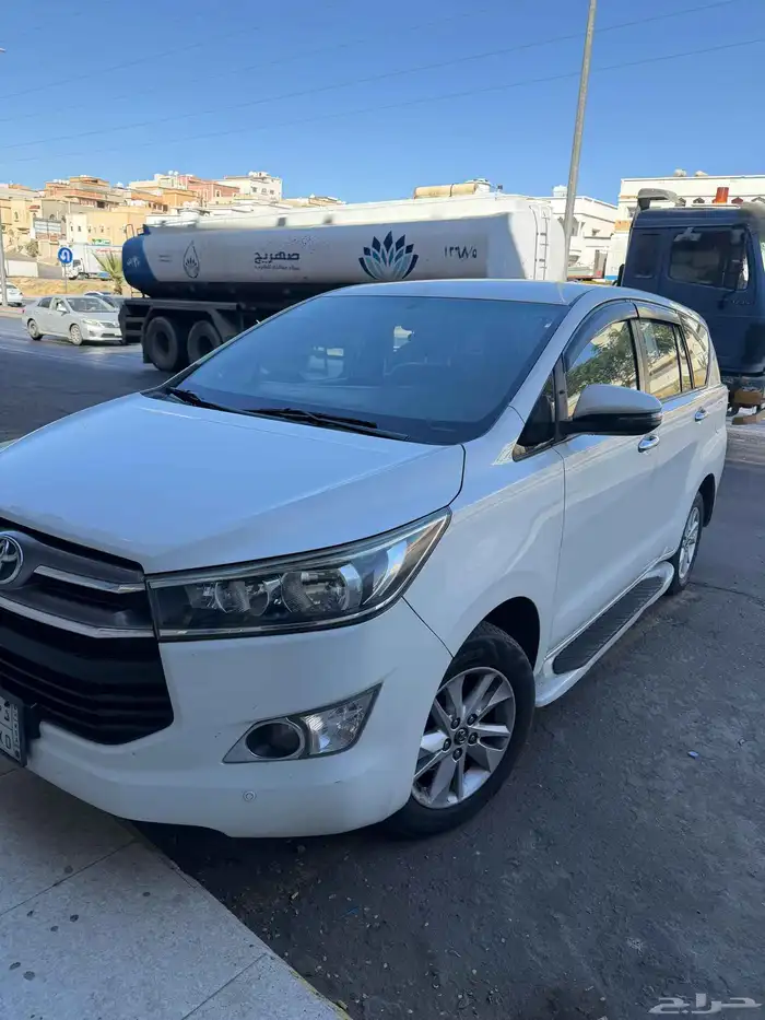 تويوتا انوفا 2018 1