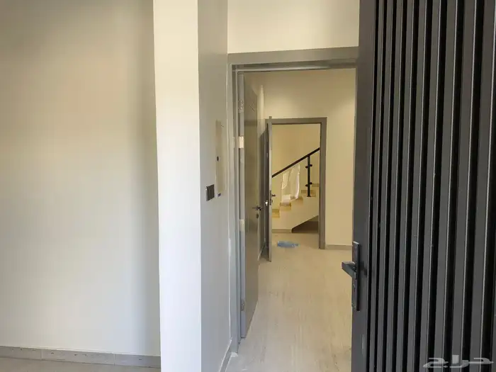 فيلا 200 متر بحي طويق مليون و 80 الف بها غرفة كبار سن 2