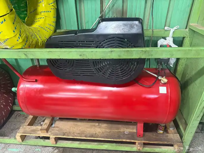 ماطور هواء ايطالي 300 لتر شبه جيد استعمال حاجه بسيطه 2