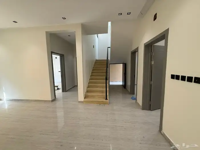 فيلا 200 متر بحي طويق مليون و 80 الف بها غرفة كبار سن 7