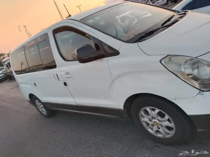 H1 2009 model good condition for sale good location in Qafar 3