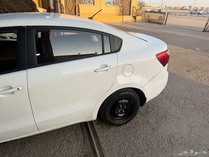 للبيع سياره كيا ريو موديل 2012 اوتومتك قزاز كهربا فحص واستم 2